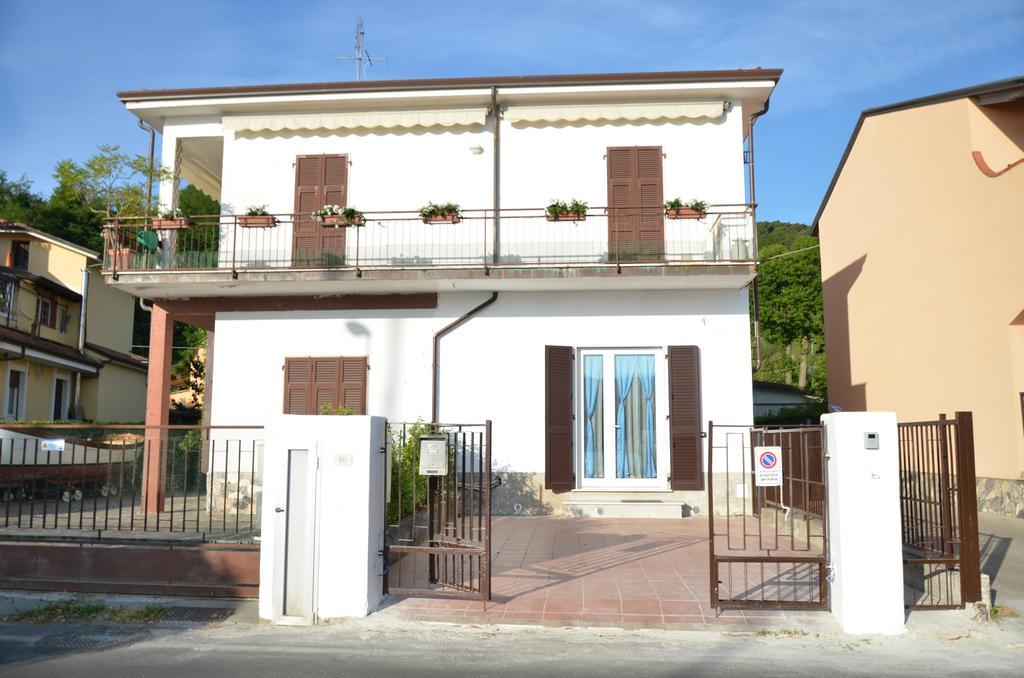 La Perla Del Magra Holidays House Monte Marcello Exterior photo