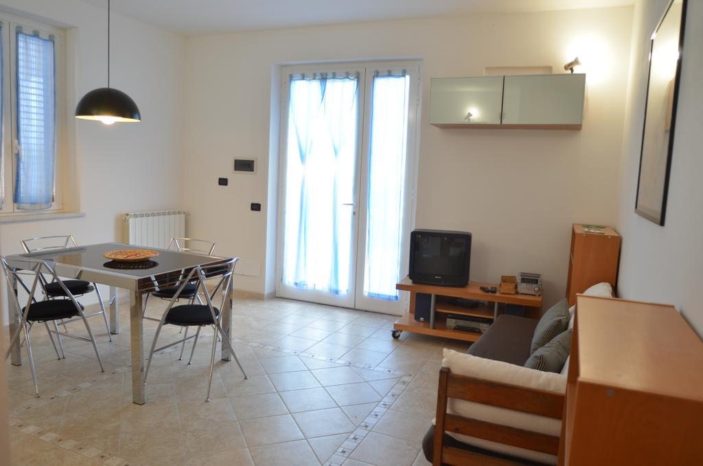 La Perla Del Magra Holidays House Monte Marcello Exterior photo